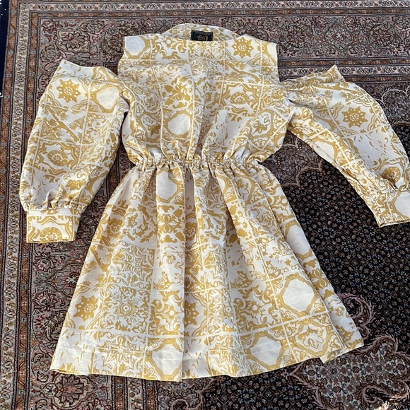 Elish. M size . Color gold and white - Picture 8 of 9